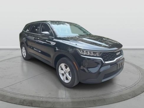 Used 2022 Kia Sorento LX AWD/4WD image 1