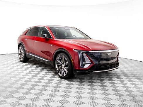 Certified 2024 Cadillac Lyriq Luxury w/ LPO, Floor Liner Package image 9