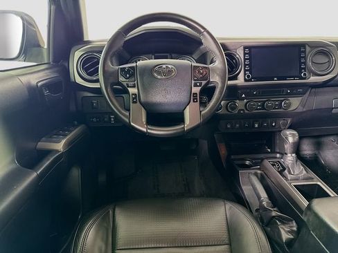 Certified 2020 Toyota Tacoma TRD Sport w/ TRD Premium Sport Package AWD/4WD image 24