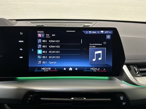 Used 2025 BMW X1 xDrive28i w/ Technology Package image 23