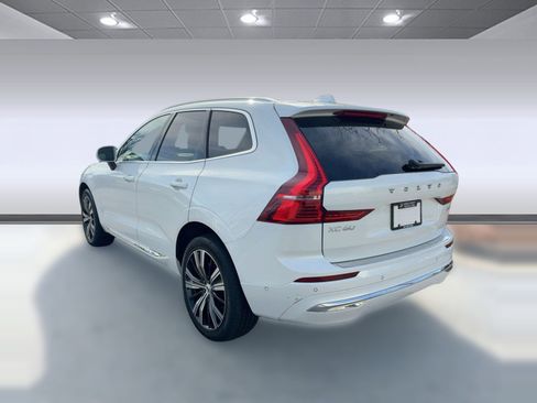 Certified 2023 Volvo XC60 B5 Plus w/ Climate Package image 3