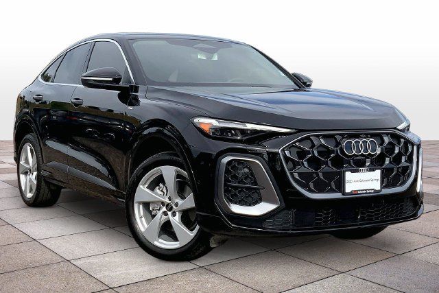 Used 2025 Audi Q5 Premium Plus AWD/4WD image 2