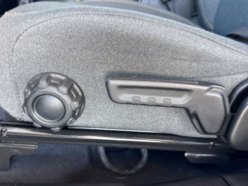 Used 2024 Jeep Wrangler Unlimited Sahara AWD/4WD image 19