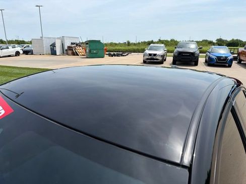 Used 2023 Nissan Sentra SR w/ Midnight Edition Package FWD image 6