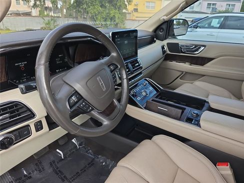 Used 2018 Lincoln Navigator Reserve w/ Technology Package image 23