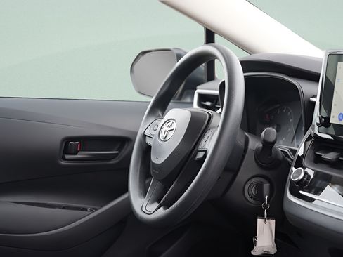 Used 2025 Toyota Corolla LE FWD image 12