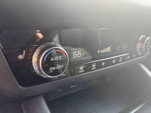 Used 2025 Mitsubishi Outlander SE AWD/4WD image 30