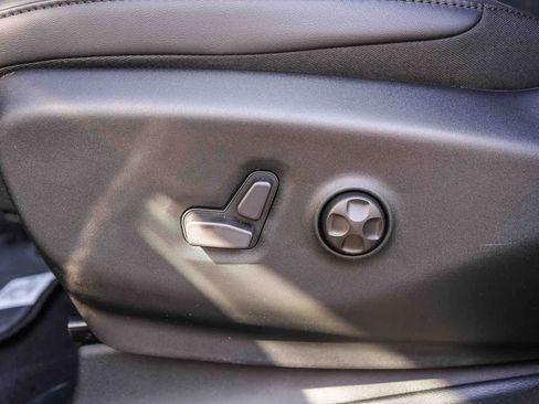 New 2026 Chrysler Pacifica Select FWD image 23