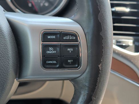 Used 2013 Jeep Grand Cherokee Overland w/ Advance Technology Group RWD image 15