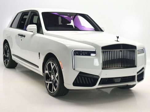 New 2027 Rolls-Royce Cullinan Black Badge AWD/4WD image 7