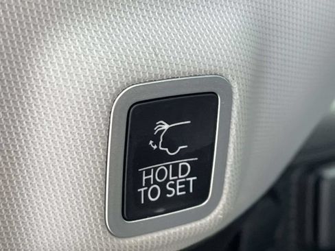 Certified 2022 Jeep Grand Cherokee Overland w/ Luxury Tech Group IV AWD/4WD image 41