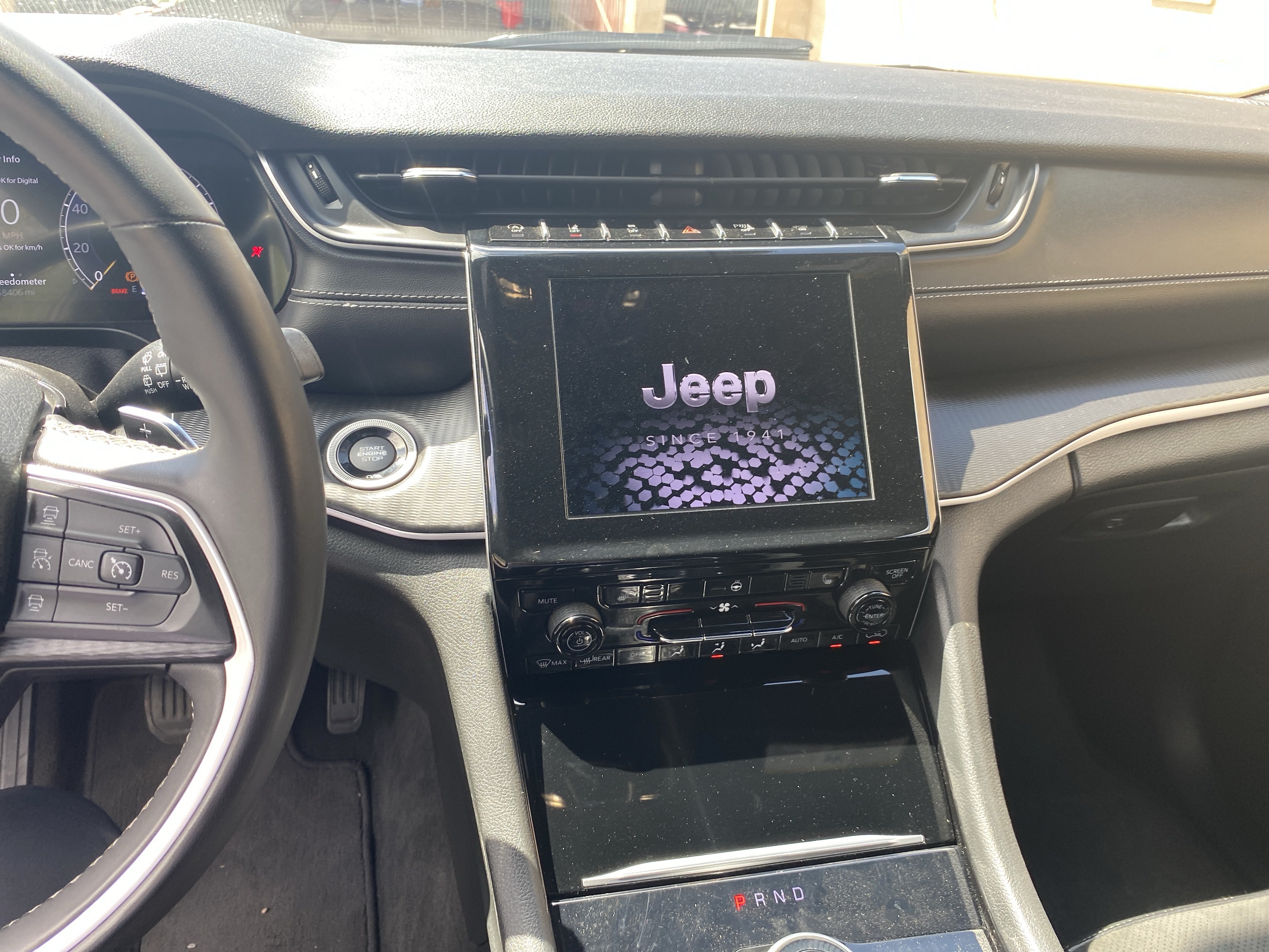 Used 2023 Jeep Grand Cherokee L Laredo AWD/4WD image 13