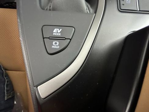 Used 2024 Lexus UX 250h AWD w/ Premium Package image 25