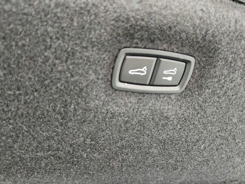 Used 2022 Porsche Taycan Turbo S image 30