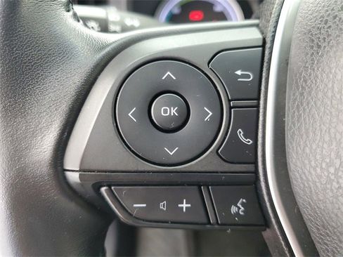 Used 2022 Toyota Venza LE image 24