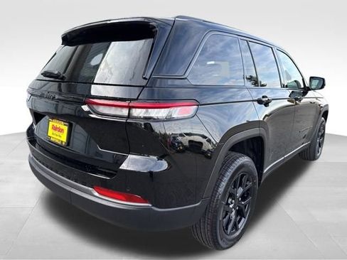 New 2026 Jeep Grand Cherokee Laredo image 7