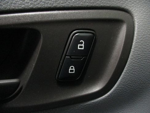 Used 2018 Ford Transit 150 XLT image 15