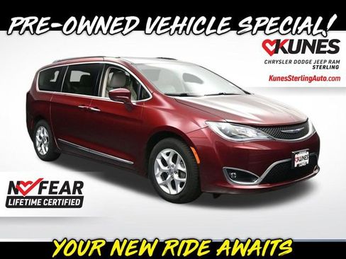 Used 2020 Chrysler Pacifica Touring-L w/ Tire & Wheel Group image 1