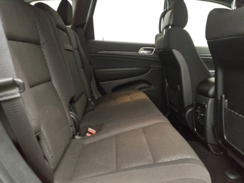 Used 2021 Jeep Grand Cherokee Laredo AWD/4WD image 19