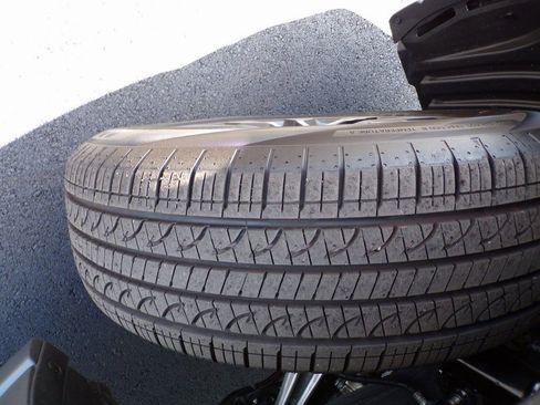 Certified 2025 Subaru Outback Limited image 2