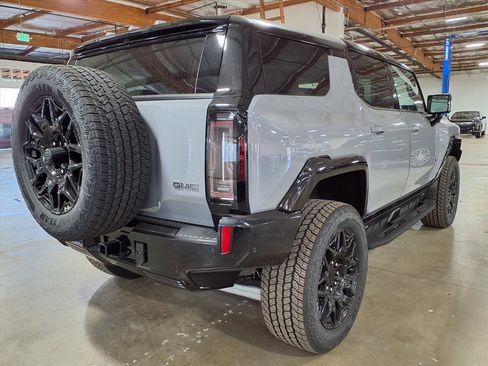 Used 2026 GMC Hummer EV SUV image 8