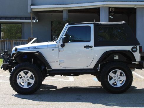 Used 2010 Jeep Wrangler Sahara w/ Dual Top Group AWD/4WD image 4