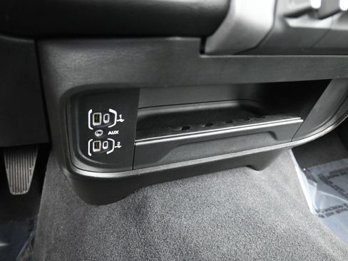 Used 2024 RAM 2500 Big Horn AWD/4WD image 28