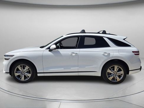 Used 2025 Genesis GV70 3.5T Sport image 3