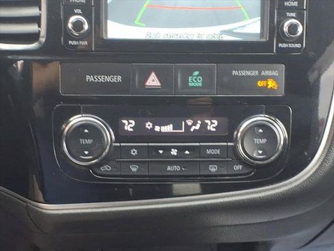Used 2017 Mitsubishi Outlander ES AWD/4WD image 21
