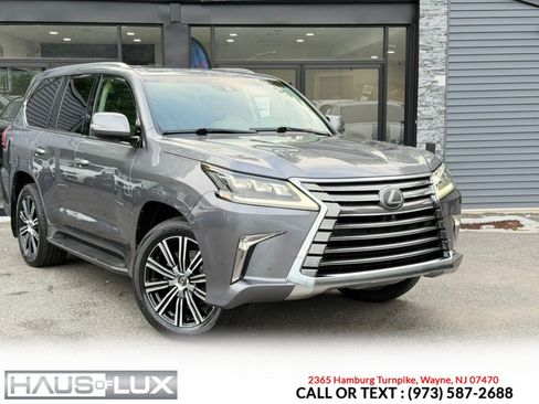 Used 2018 Lexus LX 570 4WD w/ Luxury Package image 2