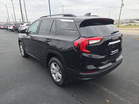 Used 2022 GMC Terrain SLE w/ Driver Convenience Package image 6