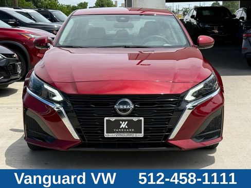 Used 2023 Nissan Altima 2.5 SV FWD image 7