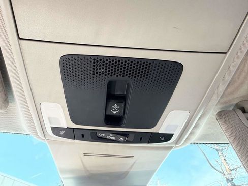 Used 2022 Honda Civic Touring image 40