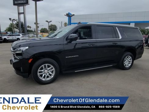 Used 2024 Chevrolet Suburban LT AWD/4WD image 4