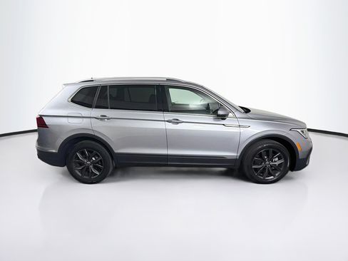 Used 2024 Volkswagen Tiguan SE FWD image 10
