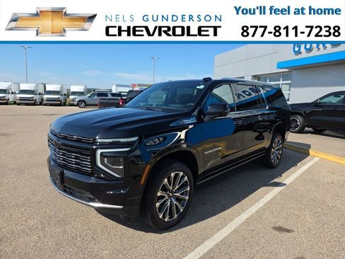 New 2026 Chevrolet Suburban High Country image 3