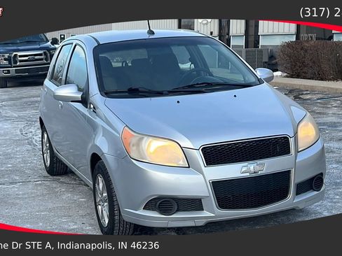 Used 2009 Chevrolet Aveo5 LT w/ Power and Convenience Package FWD image 1