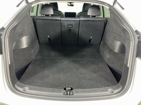 Used 2022 Tesla Model Y Long Range AWD/4WD image 9
