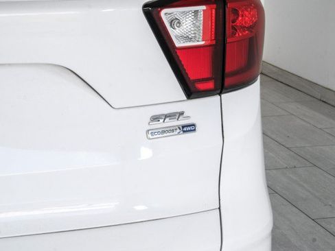 Used 2019 Ford Escape SEL AWD/4WD image 46