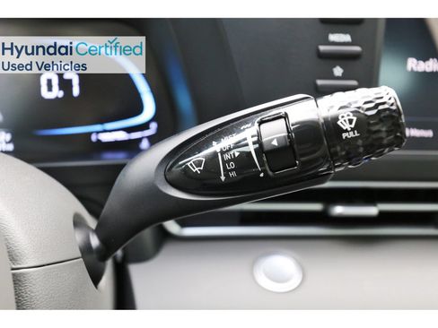 Used 2025 Hyundai Elantra Sport FWD image 21