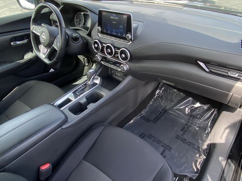 Used 2025 Nissan Sentra SV w/ All-Weather Package FWD image 8