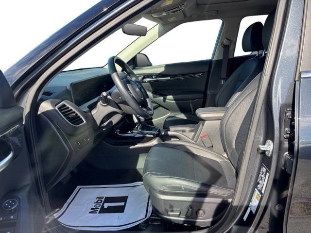 Certified 2024 Kia Seltos EX AWD/4WD image 10