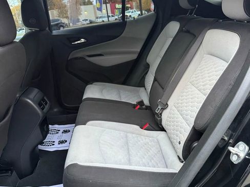Used 2018 Chevrolet Equinox LT image 12