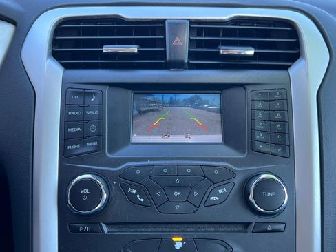 Used 2016 Ford Fusion SE image 20