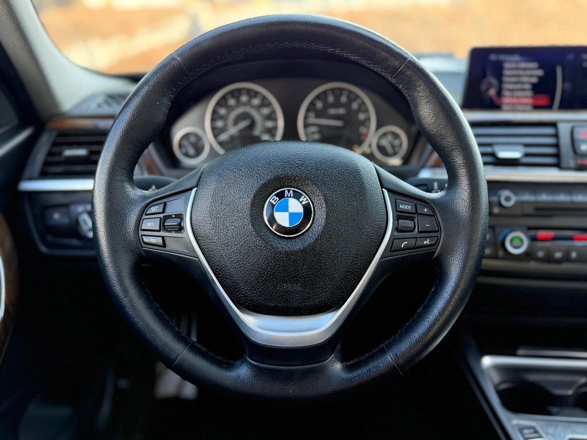 Used 2015 BMW 335i xDrive Sedan AWD/4WD image 17