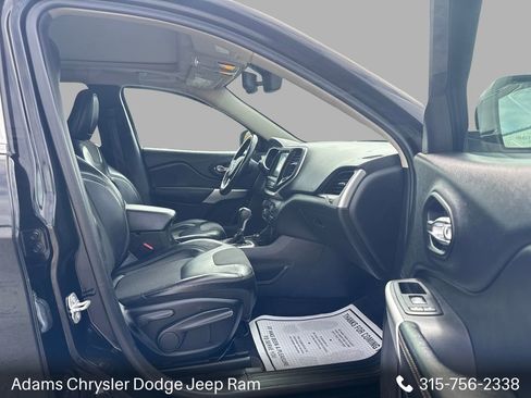 Used 2018 Jeep Cherokee Latitude Plus w/ Comfort/Convenience Group AWD/4WD image 13