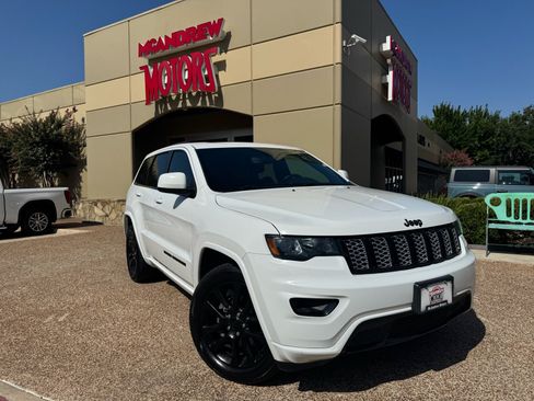 Used 2019 Jeep Grand Cherokee Altitude AWD/4WD image 1