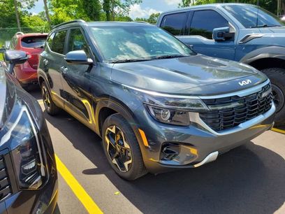 Used 2024 Kia Seltos EX