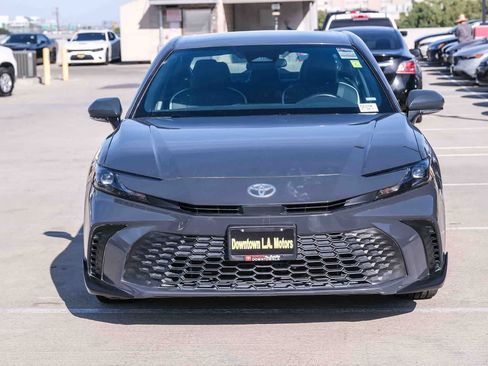 Used 2025 Toyota Camry SE FWD image 2