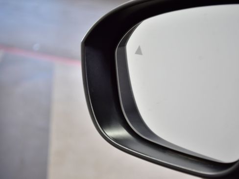 Used 2023 Nissan Rogue S AWD/4WD image 15